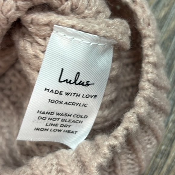 NWT Lulu’s CARMICHAEL Cropped Off The Shoulder Sweater -Dusty Blush XS - Picture 6 of 8